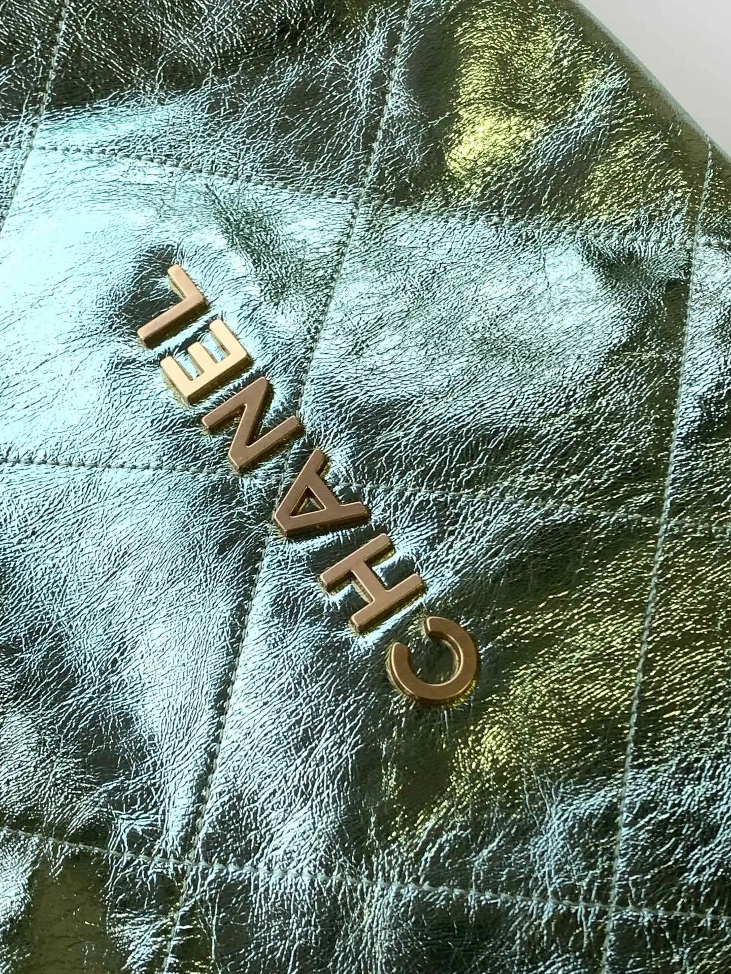 Chanel 22 Medium Handbag AS3261 Green