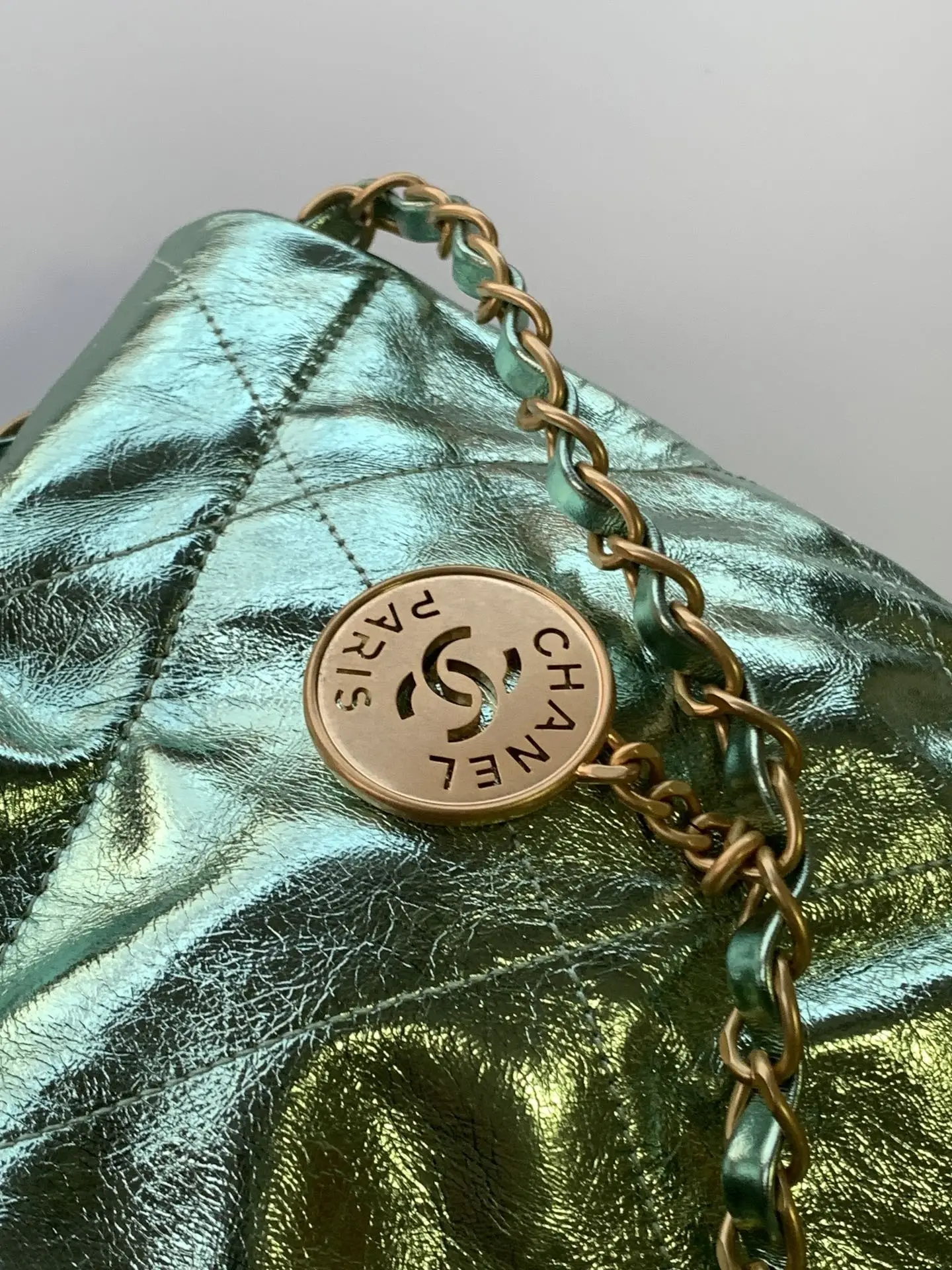 Chanel 22 Medium Handbag AS3261 Green