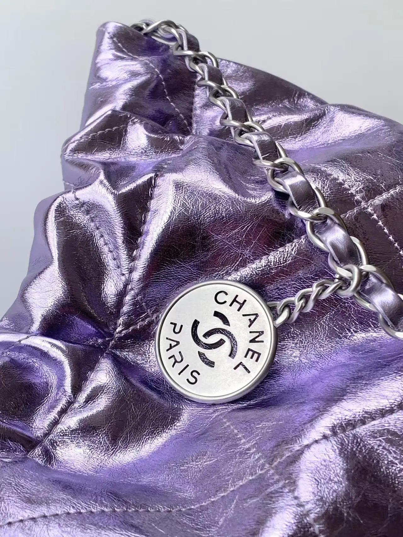 Chanel 22 Medium Handbag AS3261 Purple