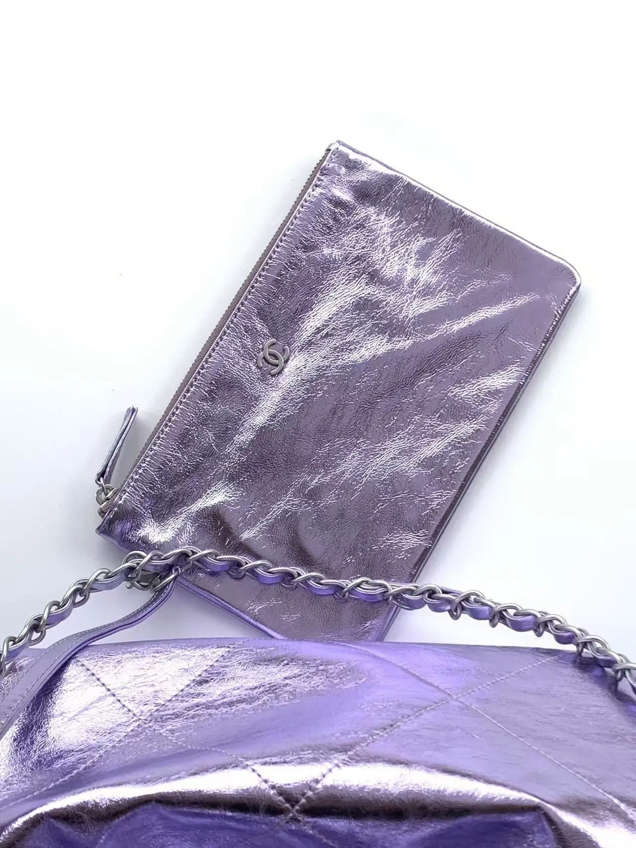 Chanel 22 Medium Handbag AS3261 Purple