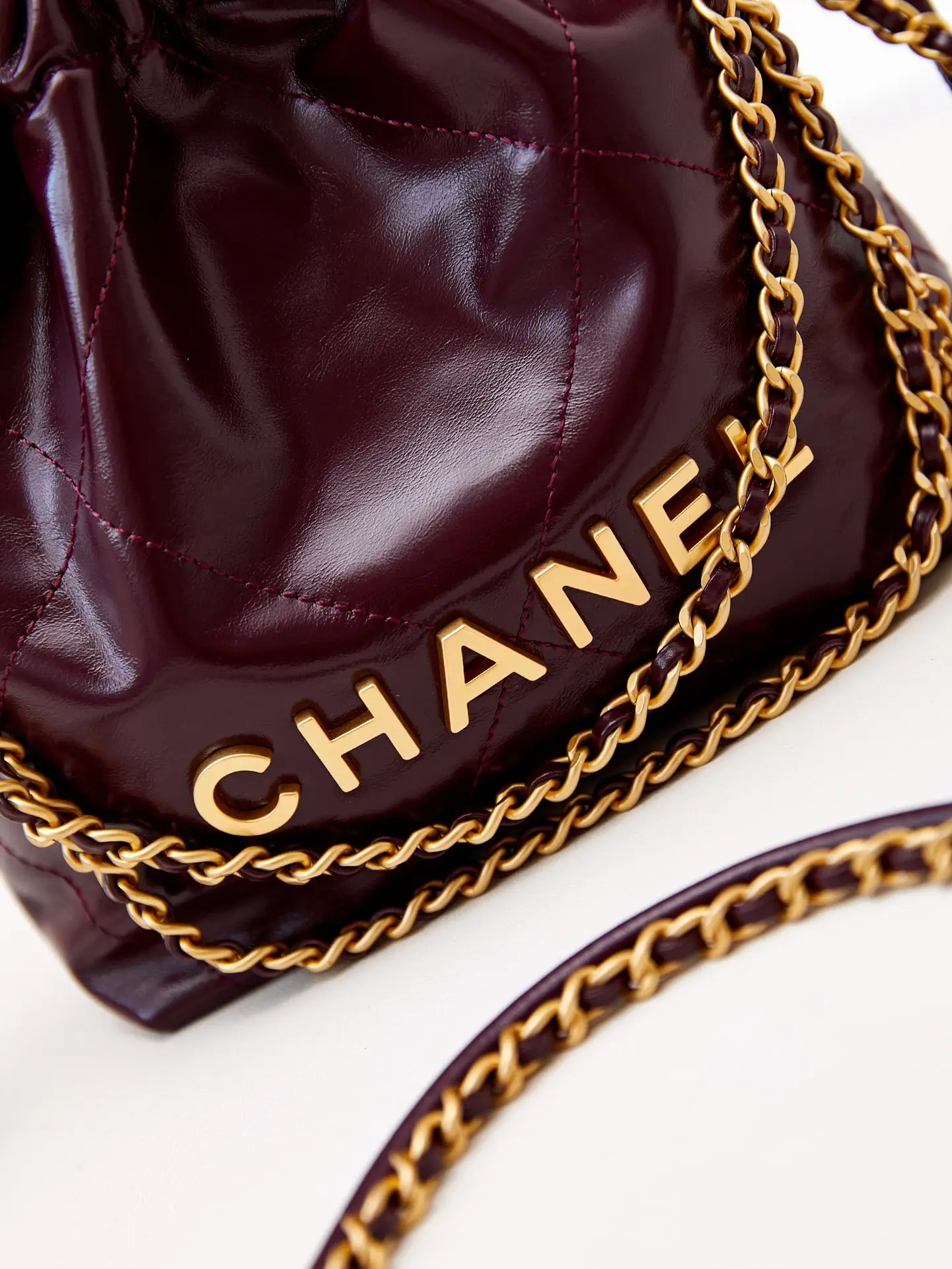 Chanel 22 Mini Handbag AS3980 Burgundy