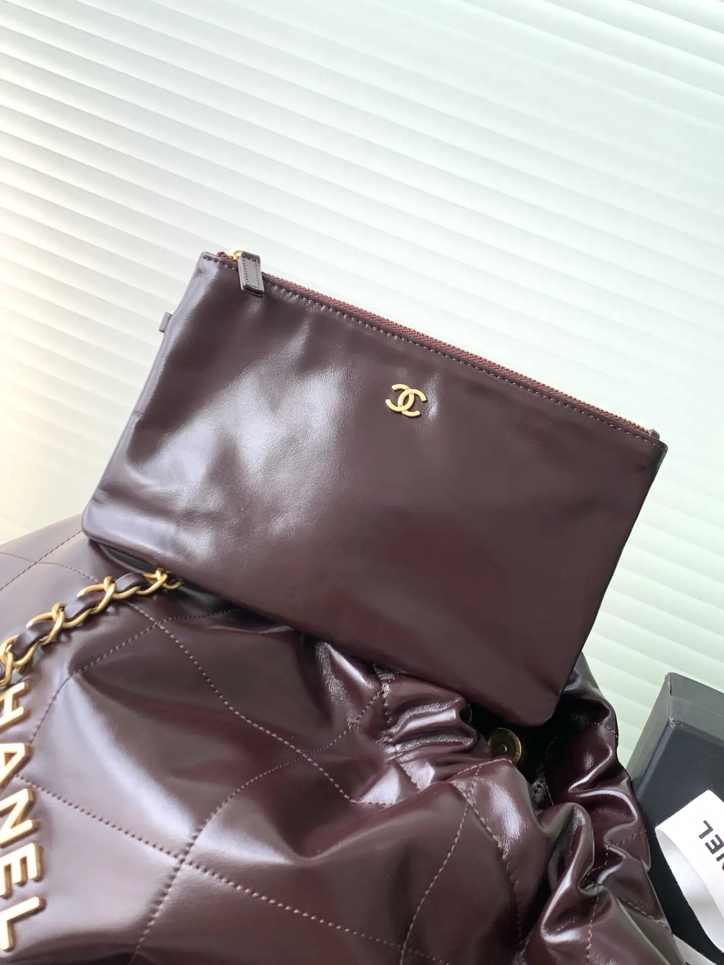 Chanel 22 Small Handbag AS3260 Burgundy