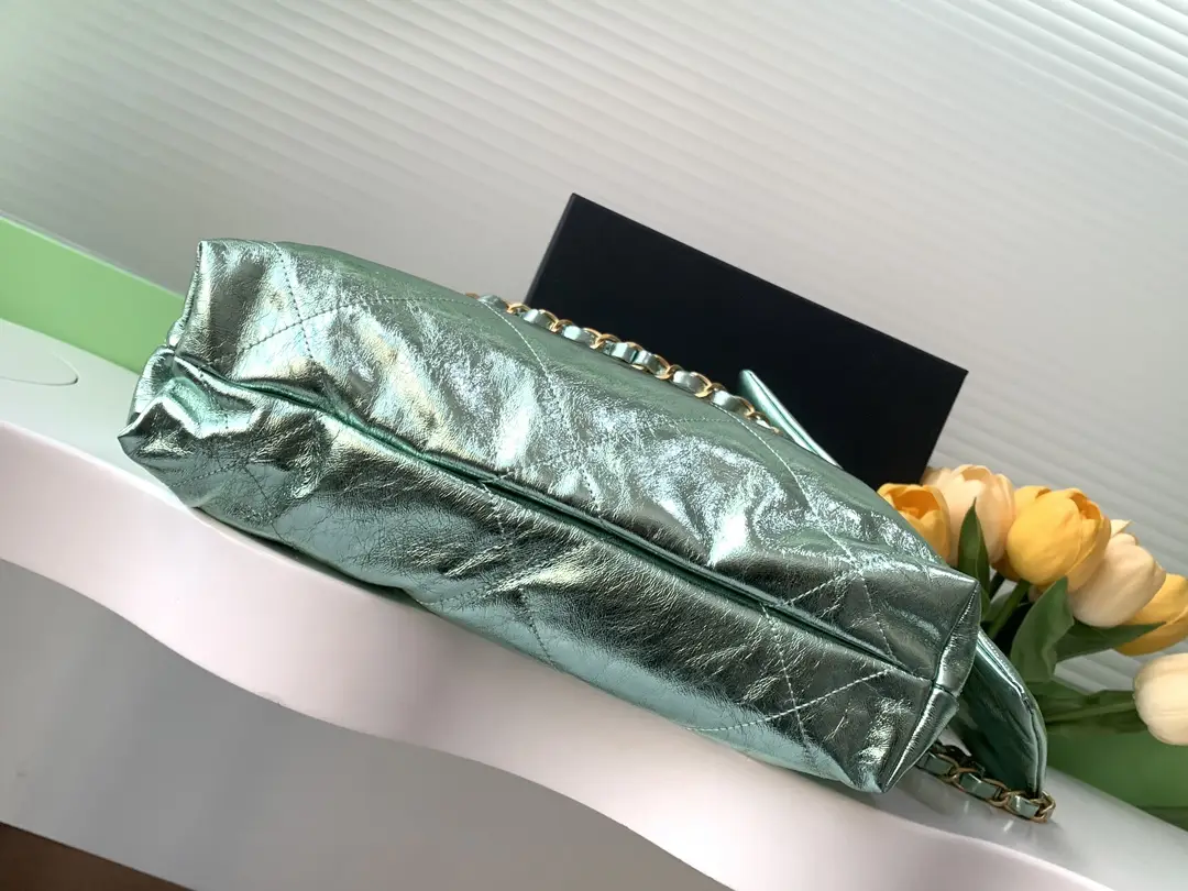 Chanel 22 Small Handbag AS3260 Green