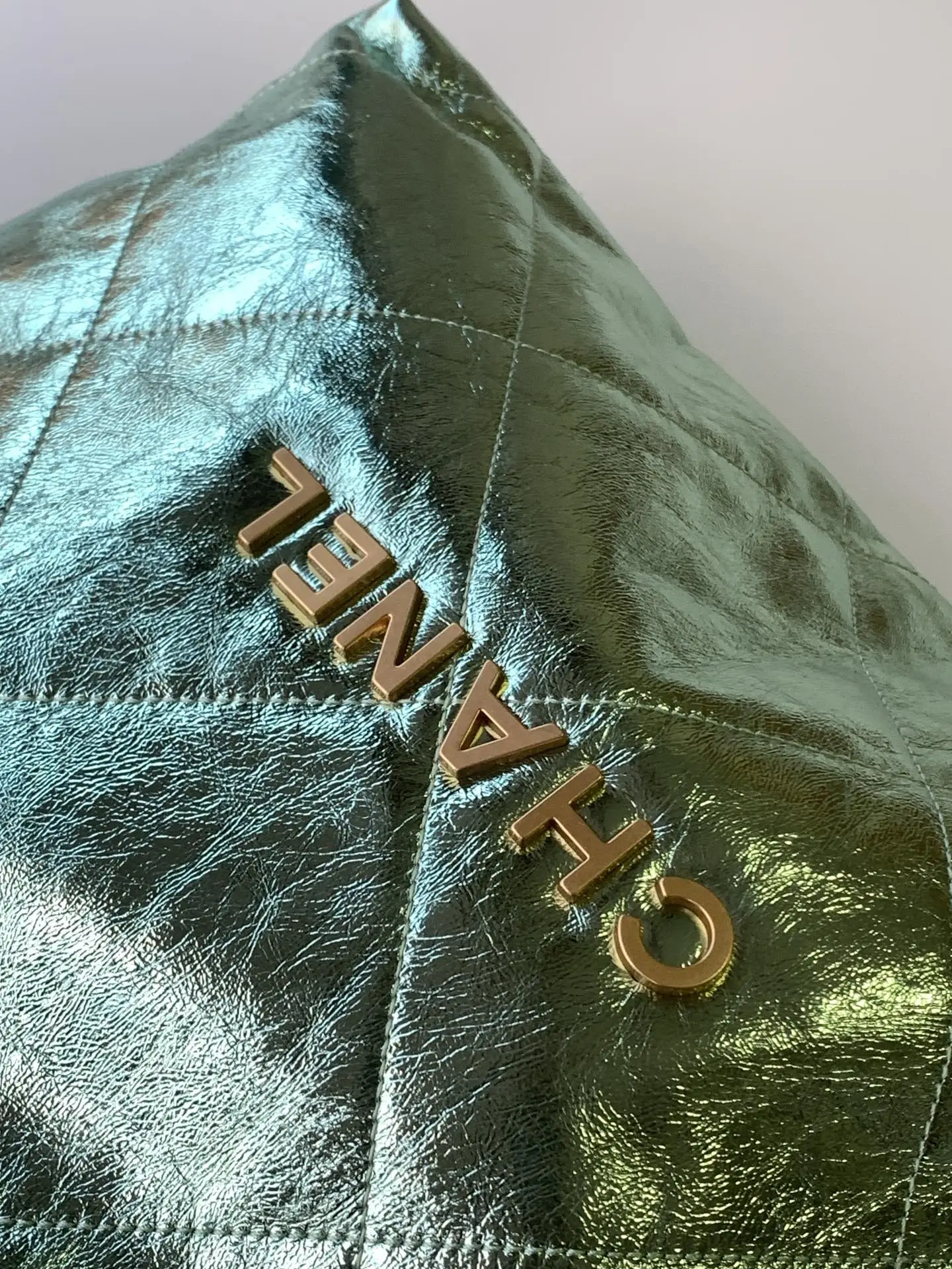 Chanel 22 Small Handbag AS3260 Green