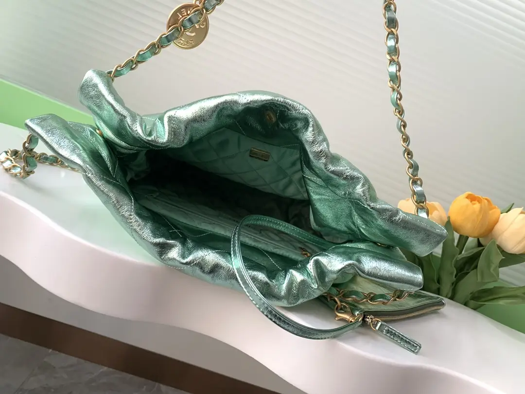 Chanel 22 Small Handbag AS3260 Green