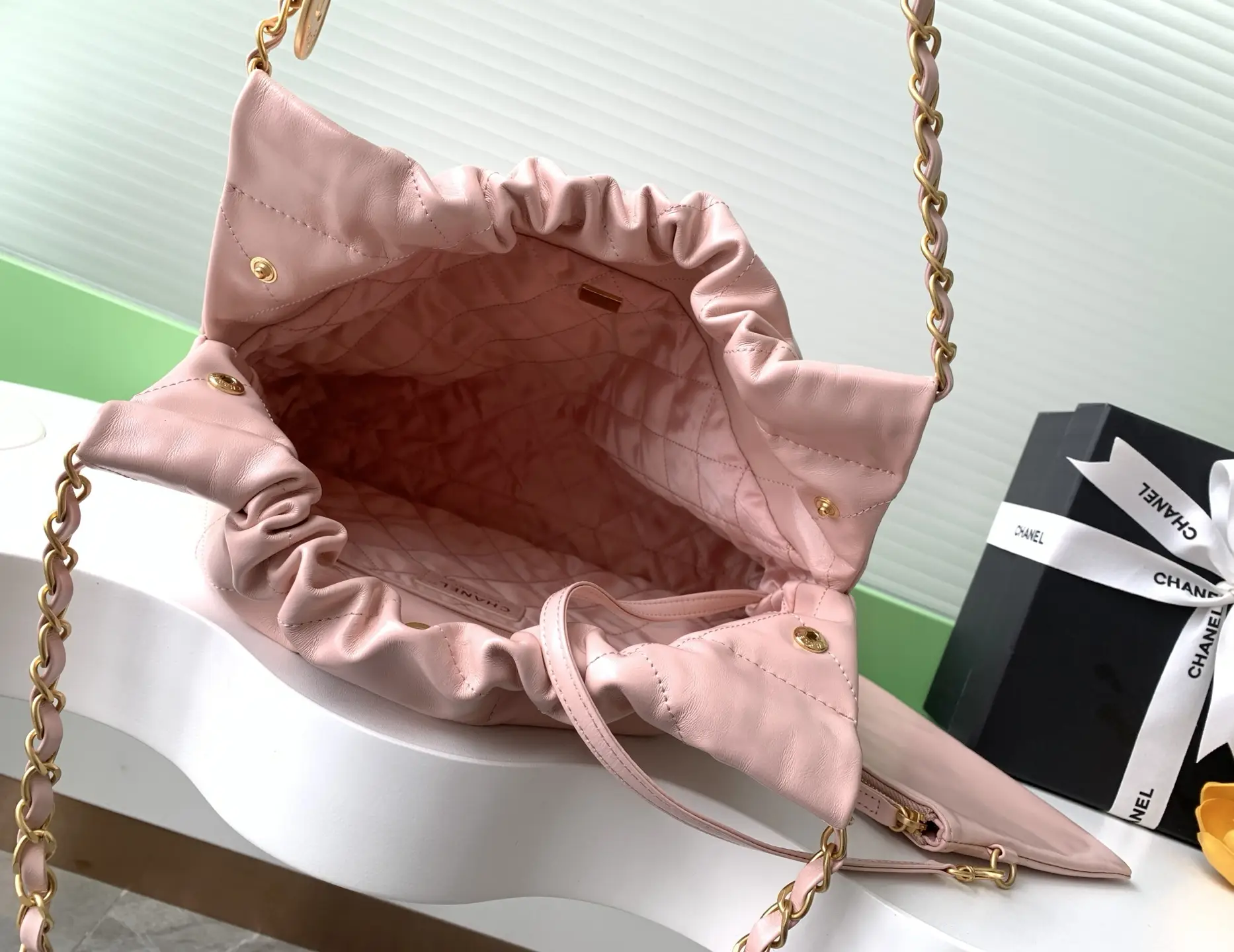 Chanel 22 Small Handbag AS3260 Pink