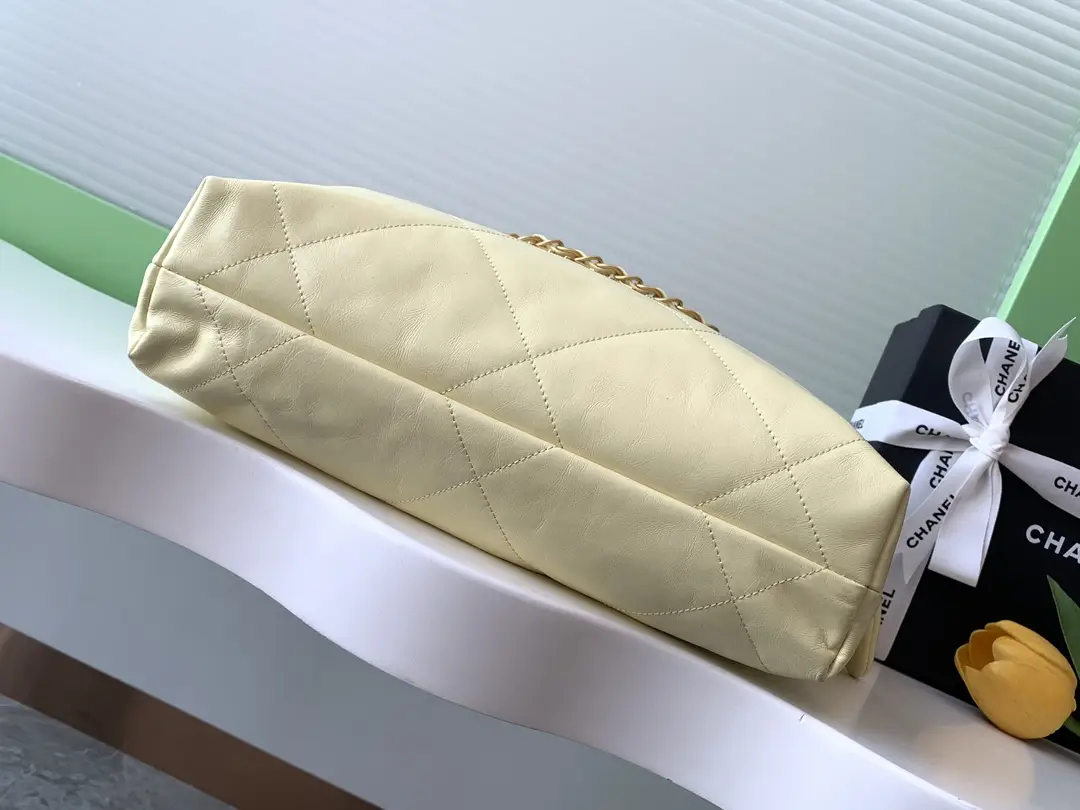 Chanel 22 Small Handbag AS3260 Yellow
