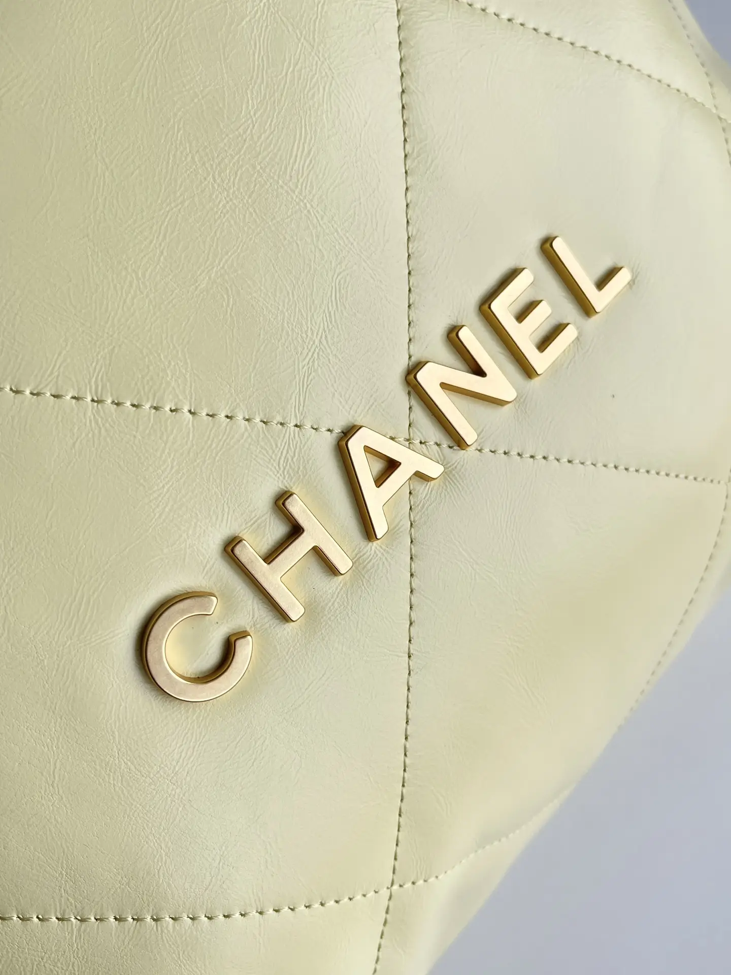 Chanel 22 Small Handbag AS3260 Yellow