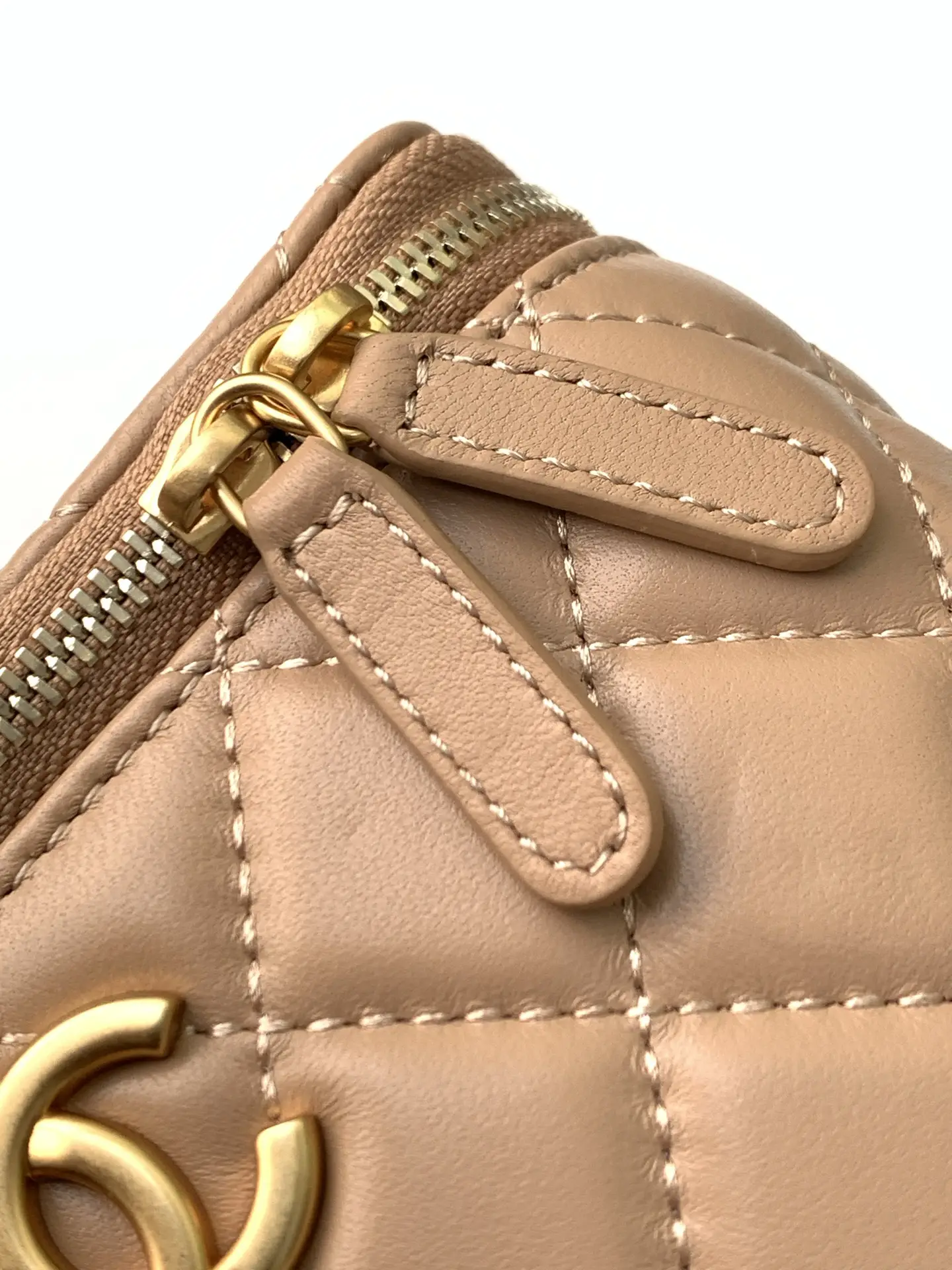 Chanel 25 Vanity Case AP3940 Brown