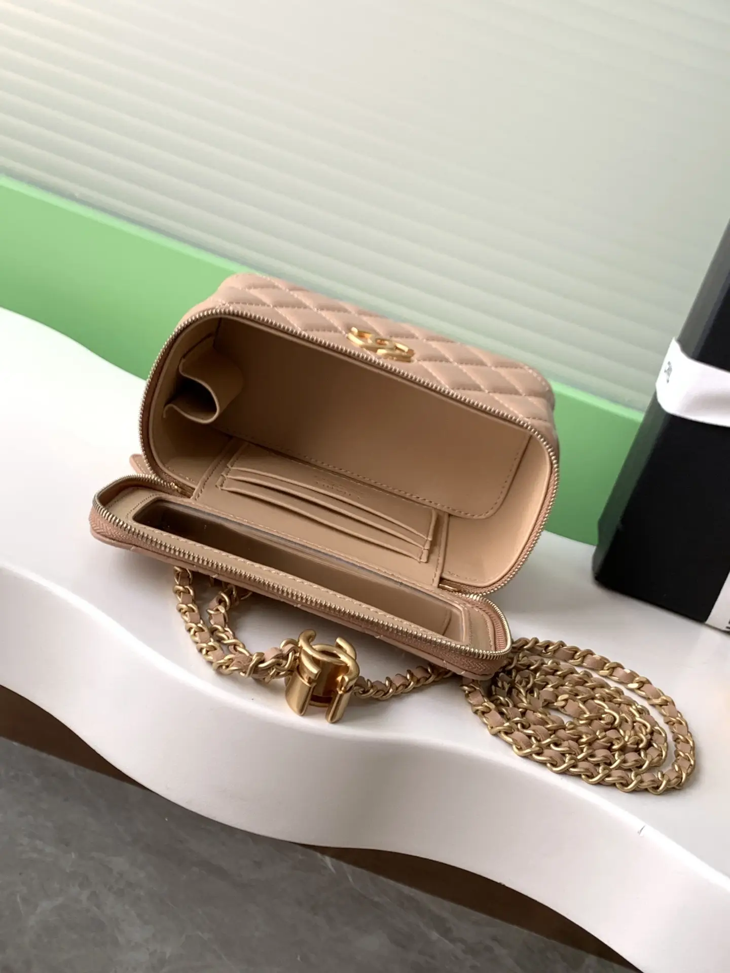 Chanel 25 Vanity Case AP3940 Brown