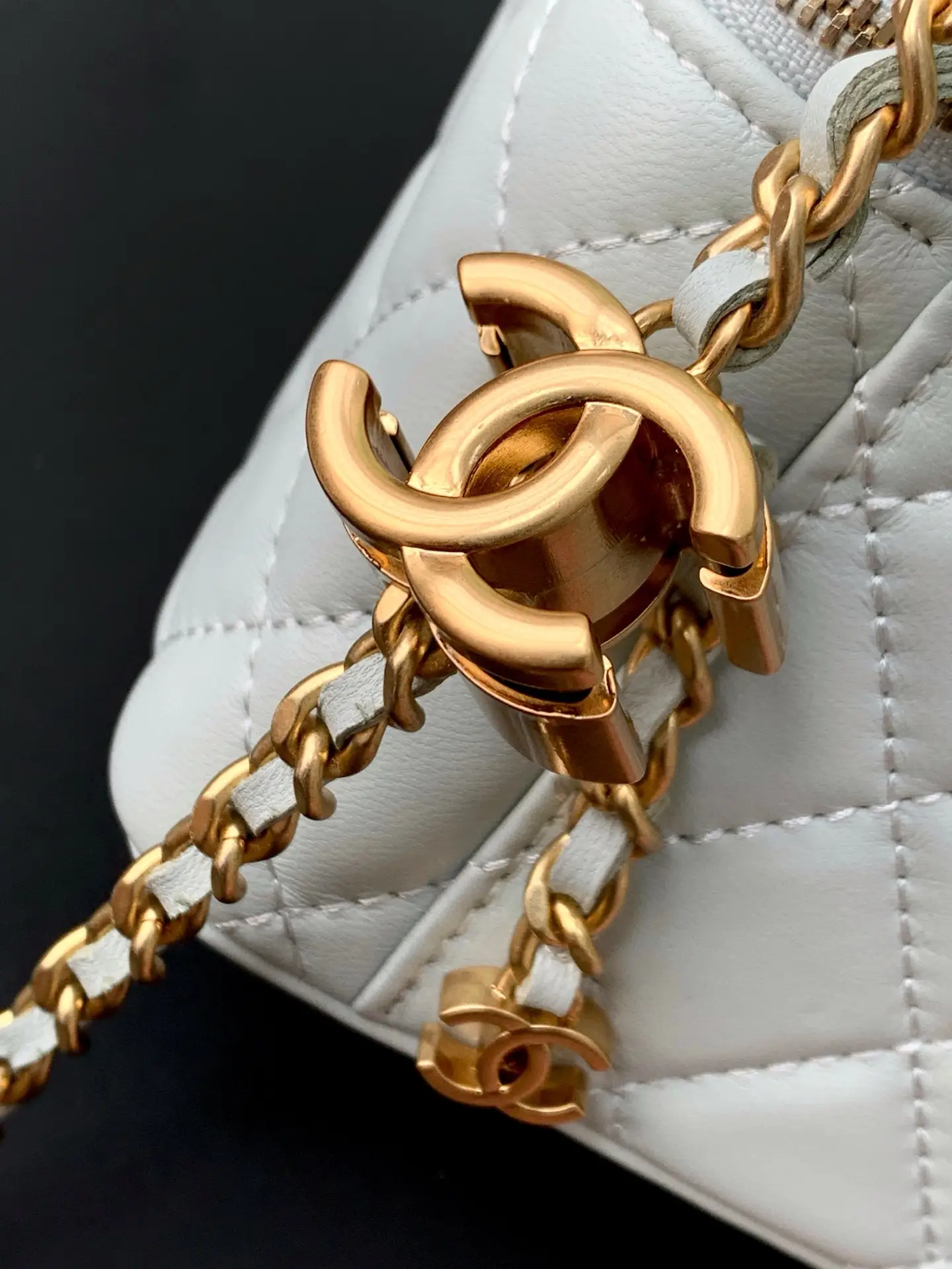 Chanel 25 Vanity Case AP3940 Light Blue