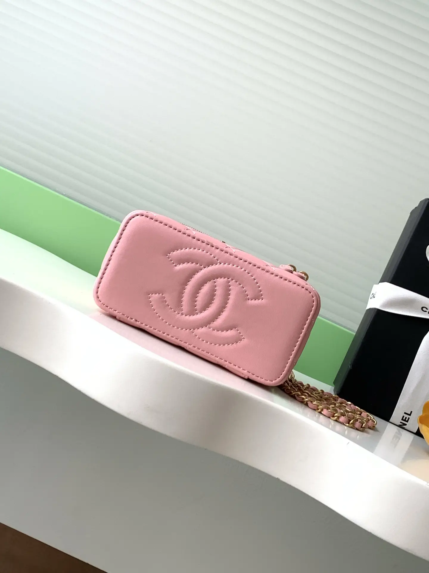 Chanel 25 Vanity Case AP3940 Pink