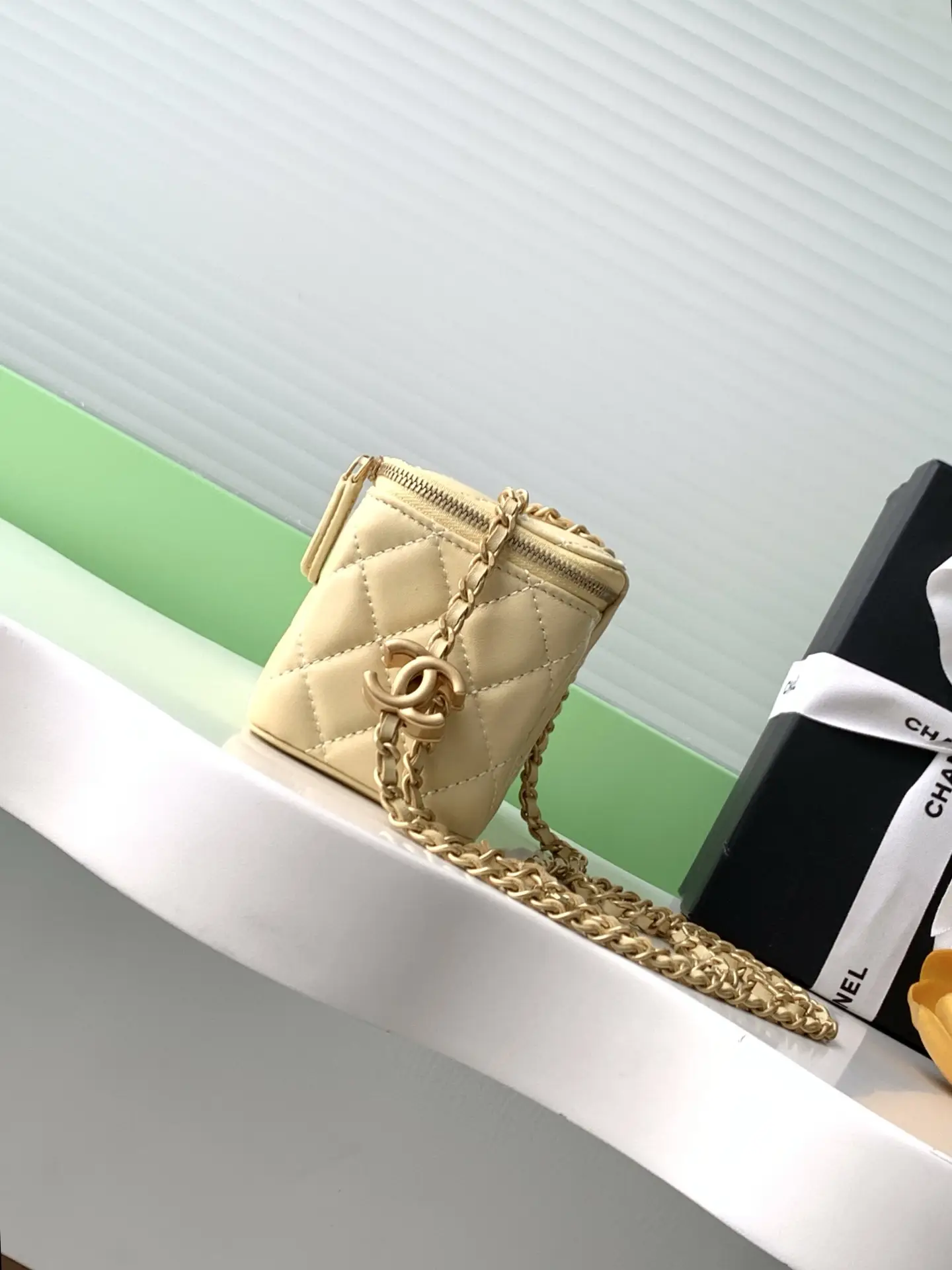 Chanel 25 Vanity Case AP3940 Yellow