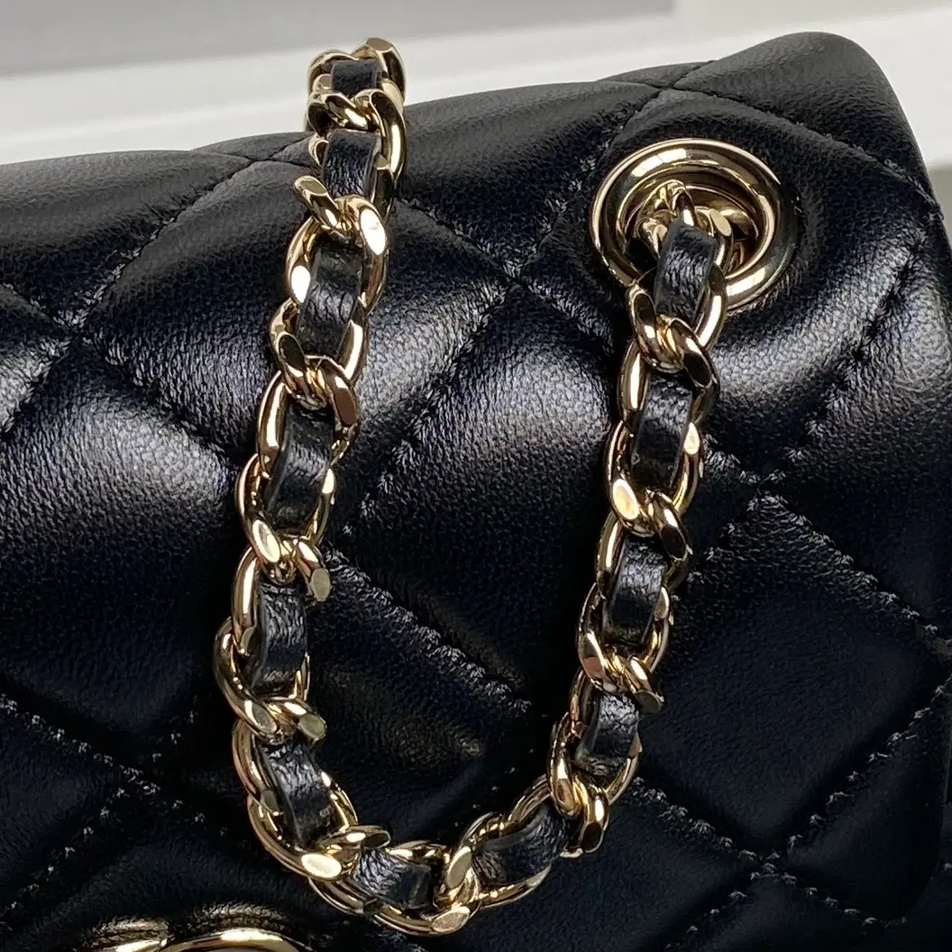 Chanel Clutch With Chain AP4593 Black