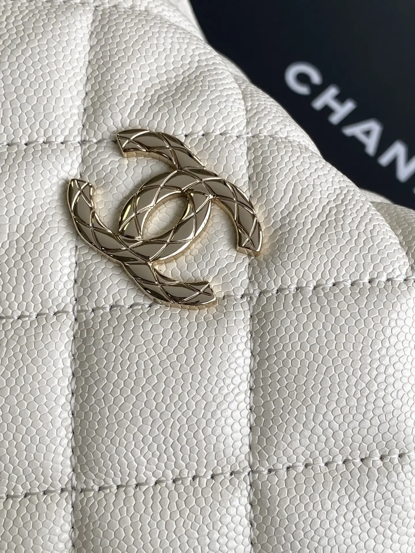 Chanel Handle Bag AP4591 White