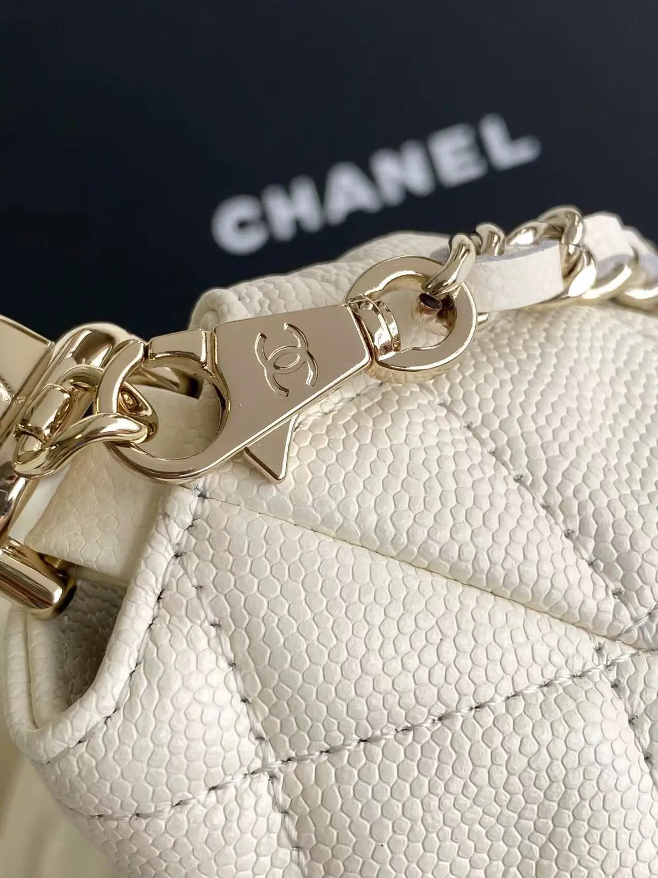 Chanel Handle Bag AP4591 White