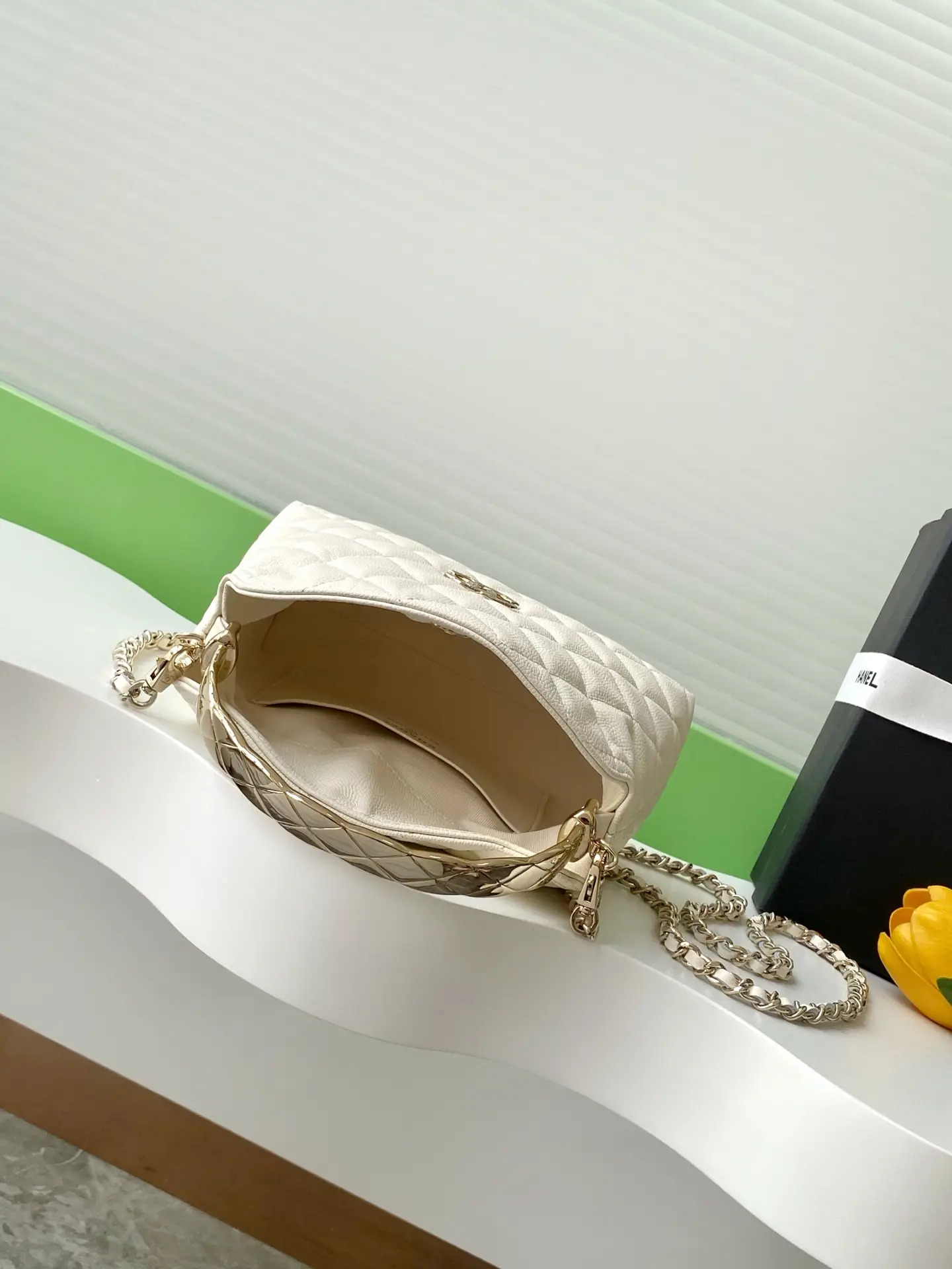 Chanel Handle Bag AP4591 White