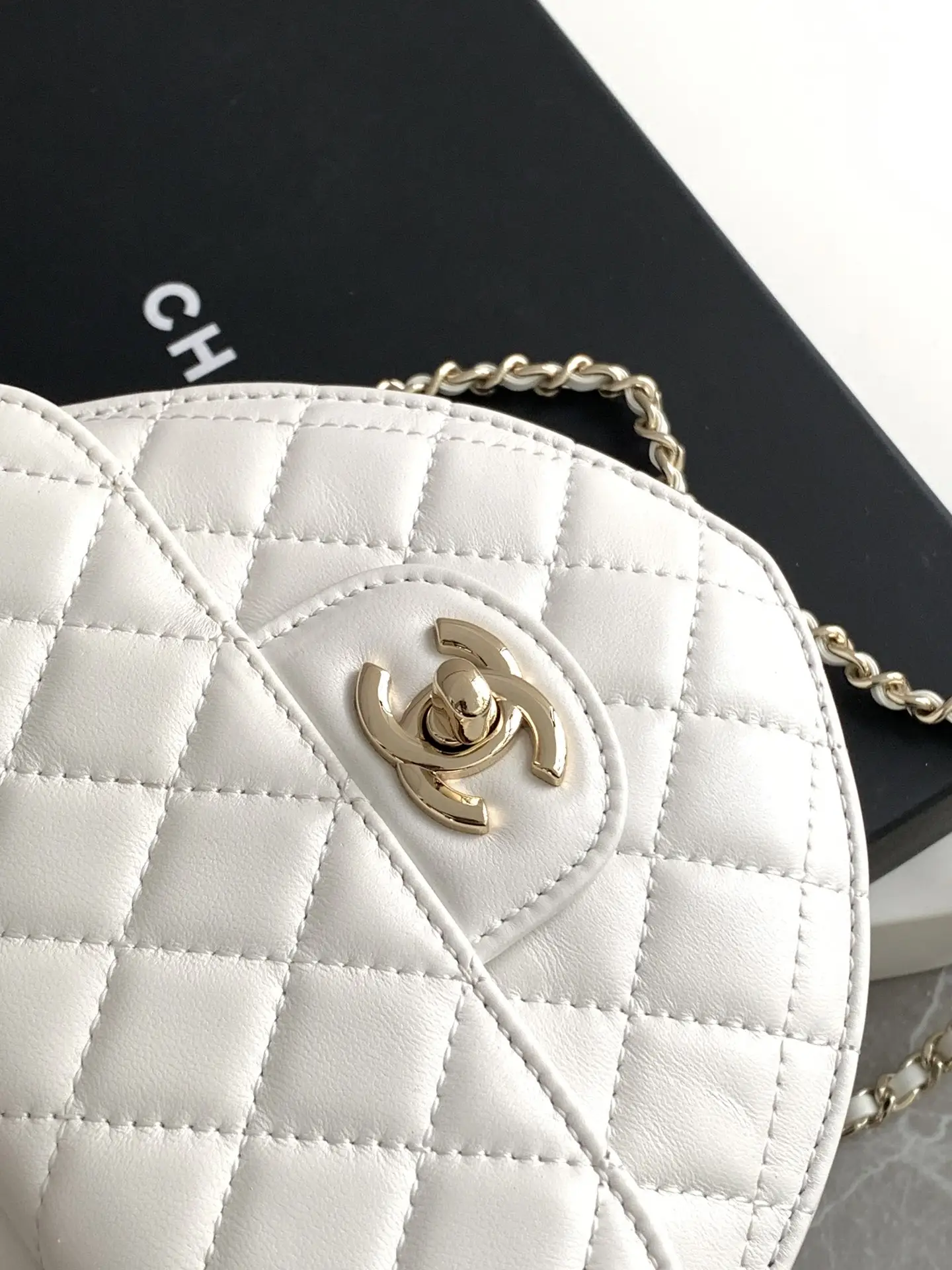 Chanel Heart-Shaped Bag AS3191 White