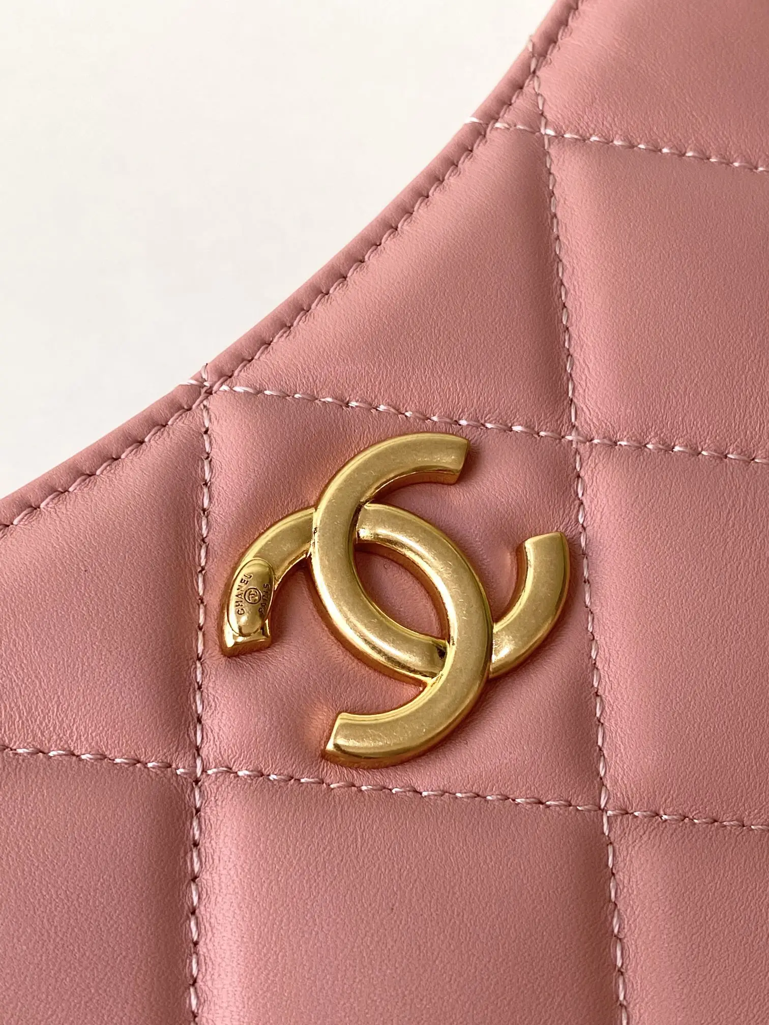 Chanel Hobo Handbag AS5177 Pink