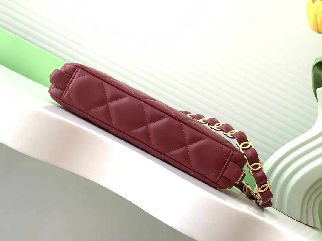 Chanel Hobo Handbag AS5177 Red