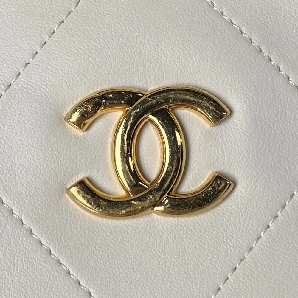 Chanel Hobo Handbag AS5837 White