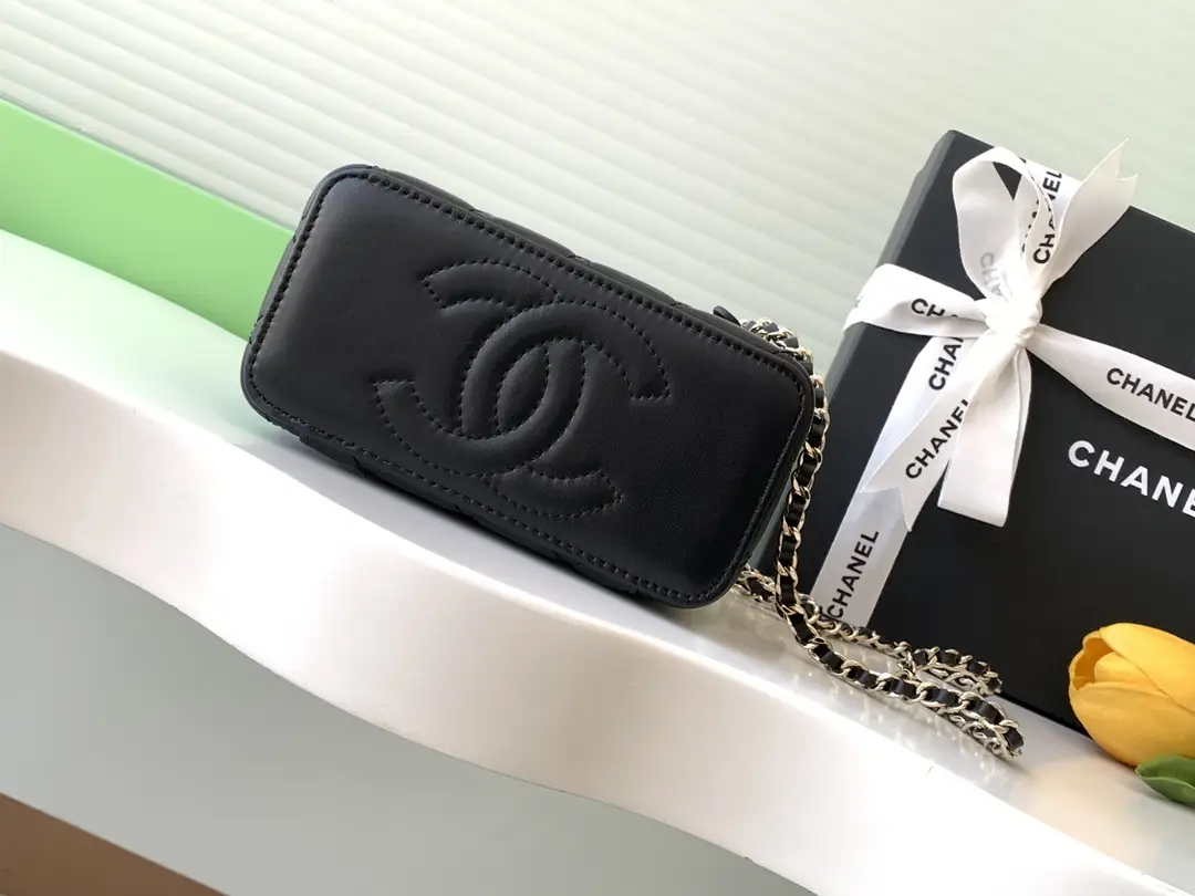 Chanel Top Handle Vanity Case AP4404 Black