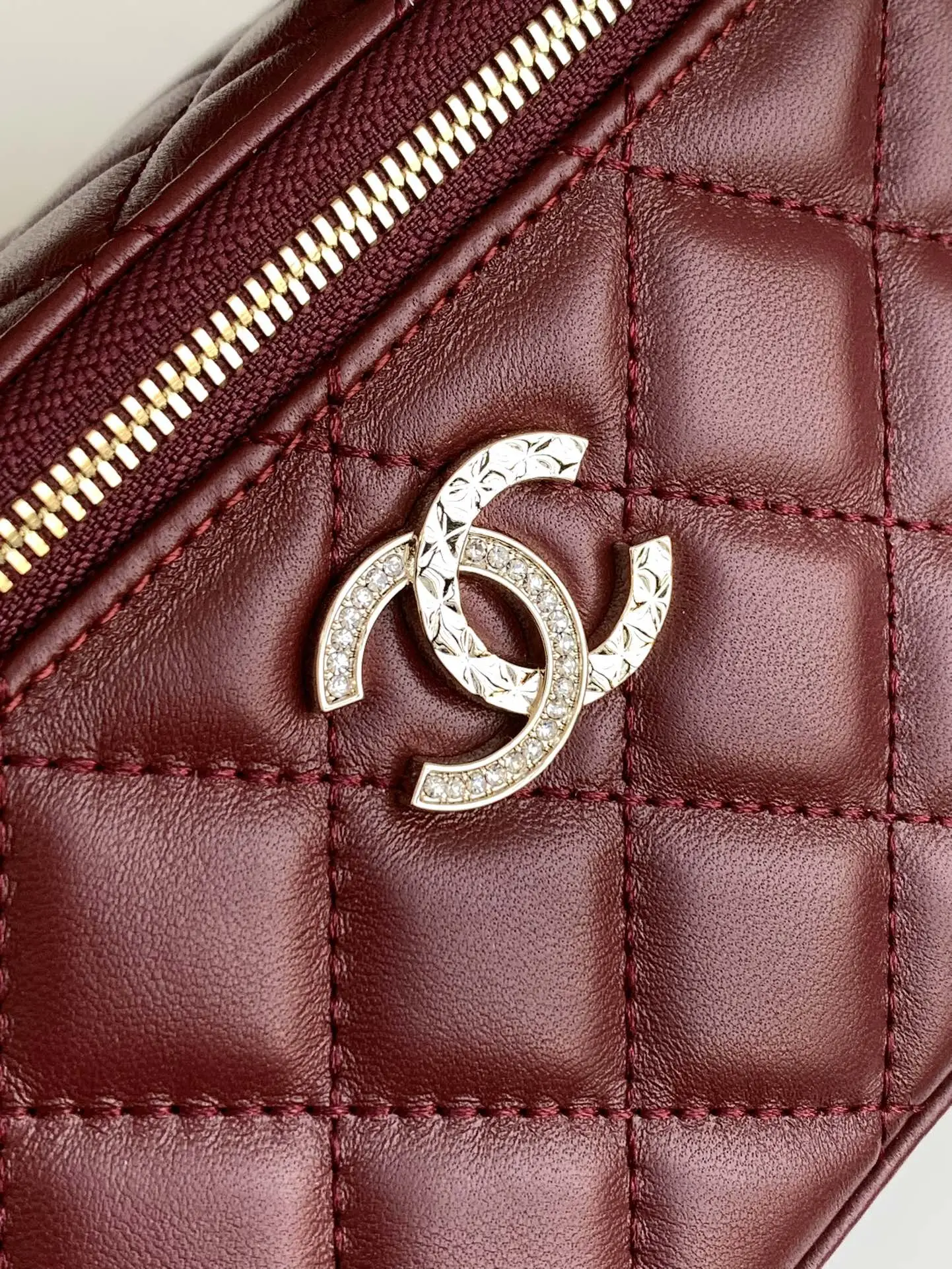 Chanel Top Handle Vanity Case AP4404 Red