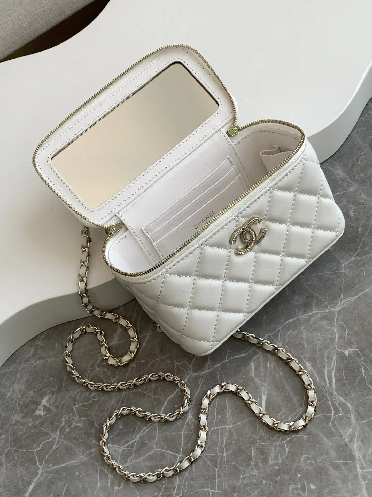 Chanel Top Handle Vanity Case AP4404 White