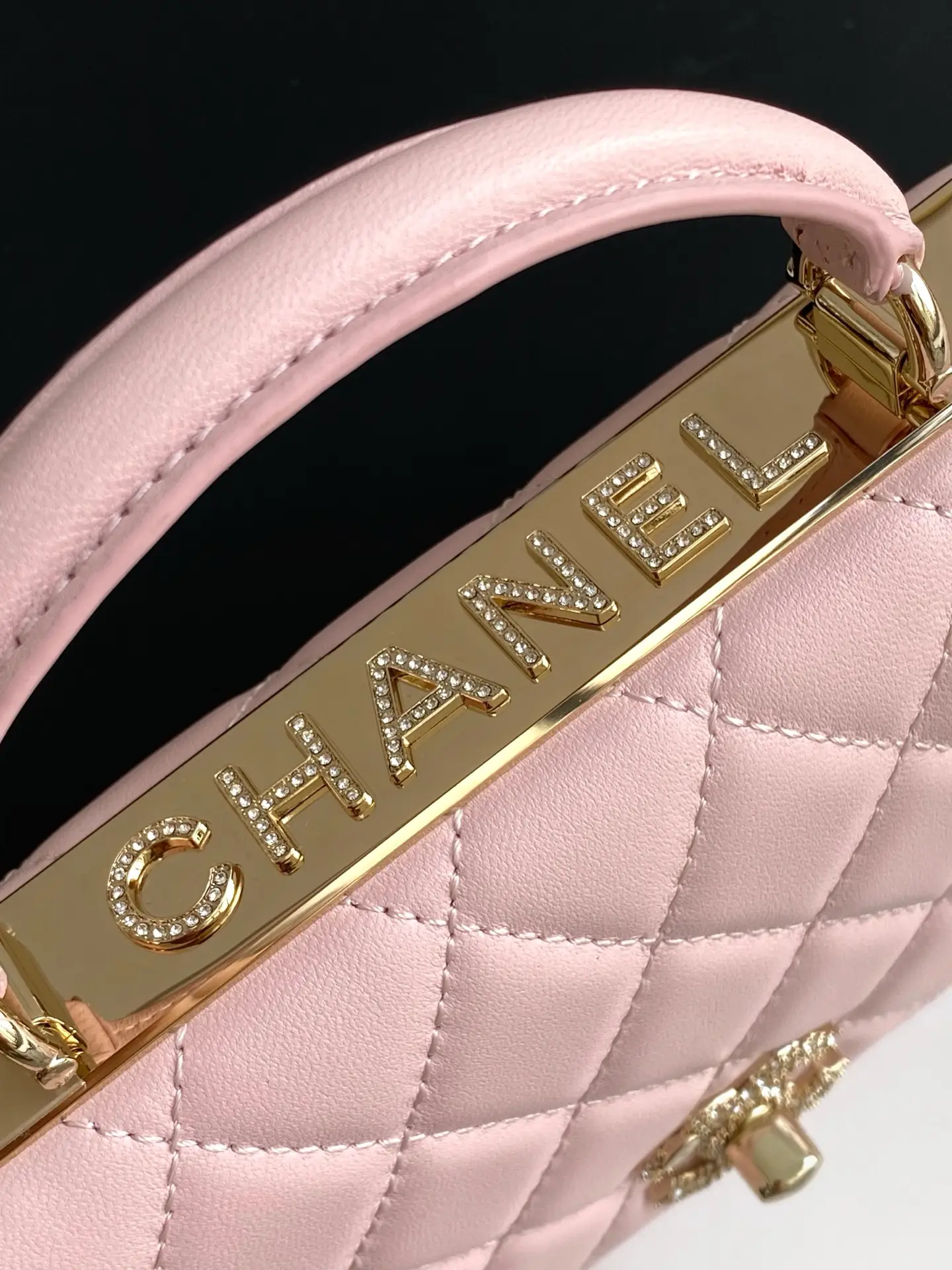 Chanel Trendy CC Woc Bag AP4323 Pink
