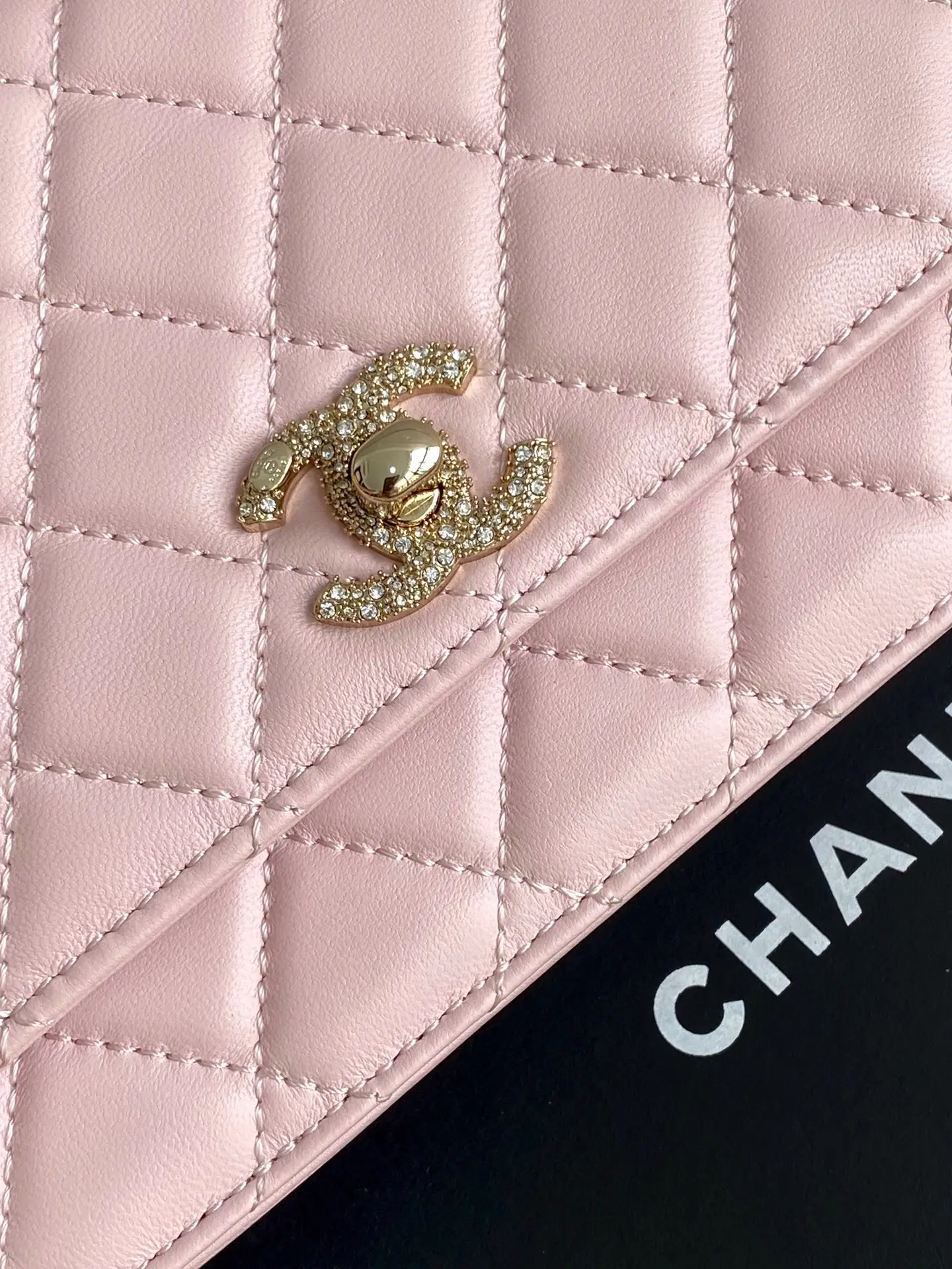 Chanel Trendy CC Woc Bag AP4323 Pink