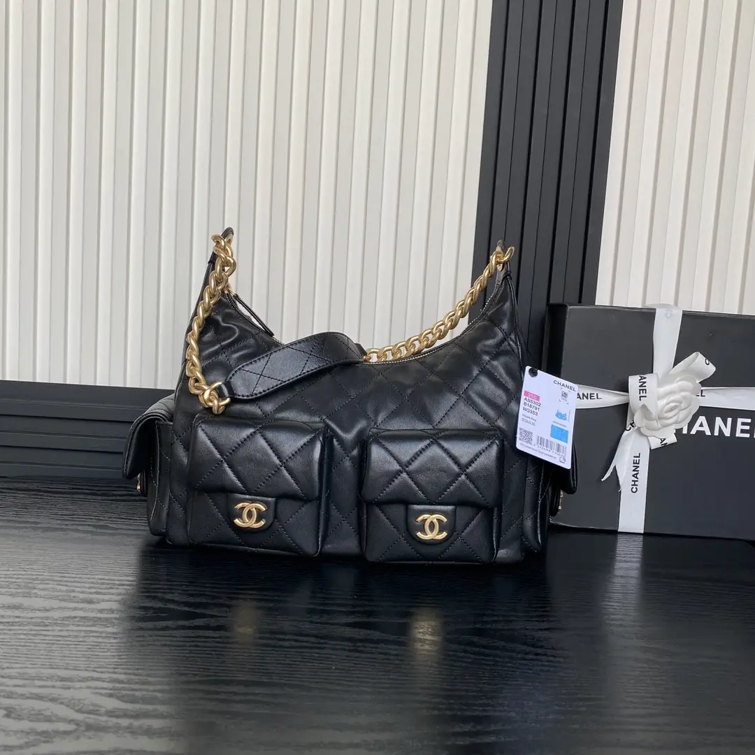 Chanel 25C Maxi Hobo Bag AS5302 Black