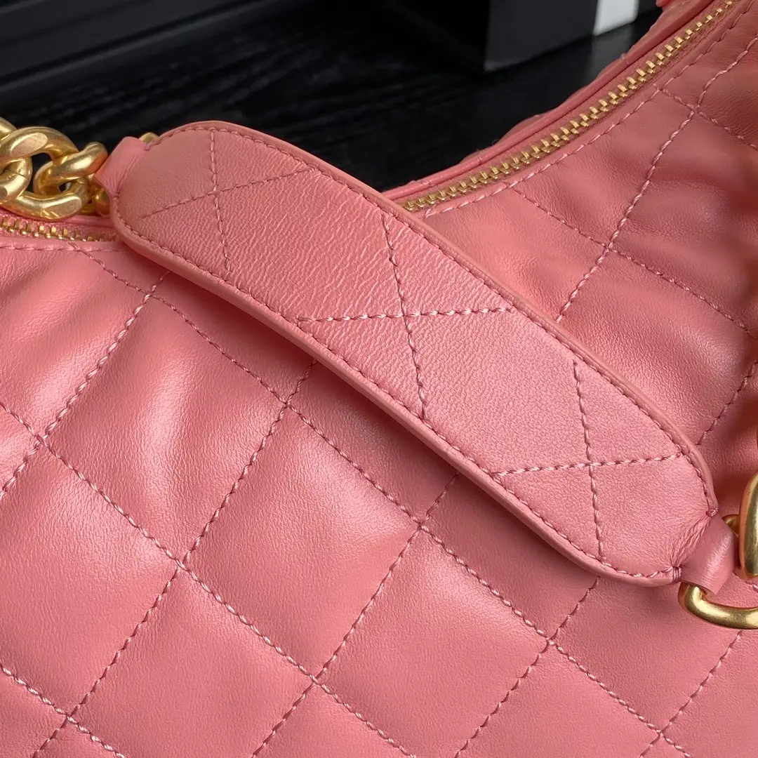 Chanel 25C Maxi Hobo Bag AS5302 Pink