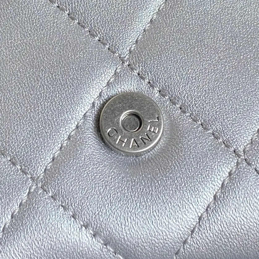 Chanel 25C Maxi Hobo Bag AS5302 Silver