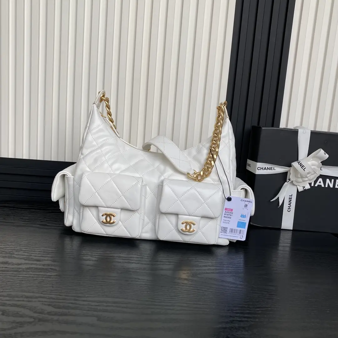 Chanel 25C Maxi Hobo Bag AS5302 White