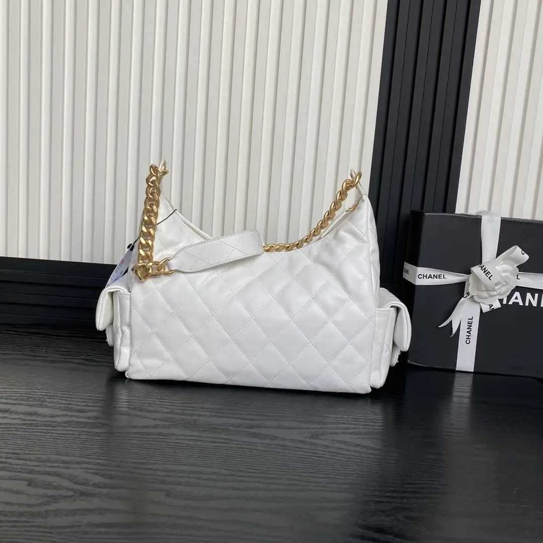 Chanel 25C Maxi Hobo Bag AS5302 White