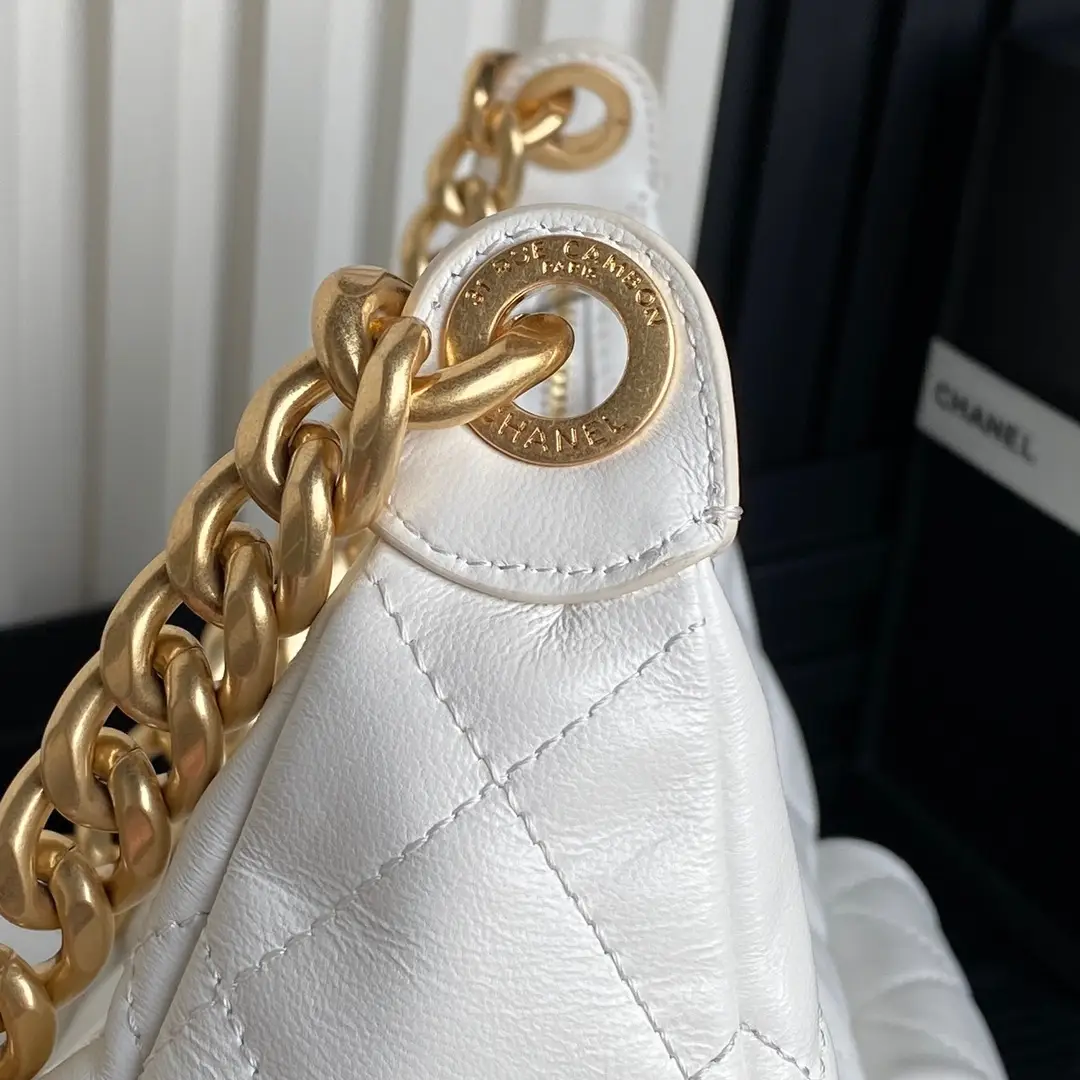 Chanel 25C Maxi Hobo Bag AS5302 White