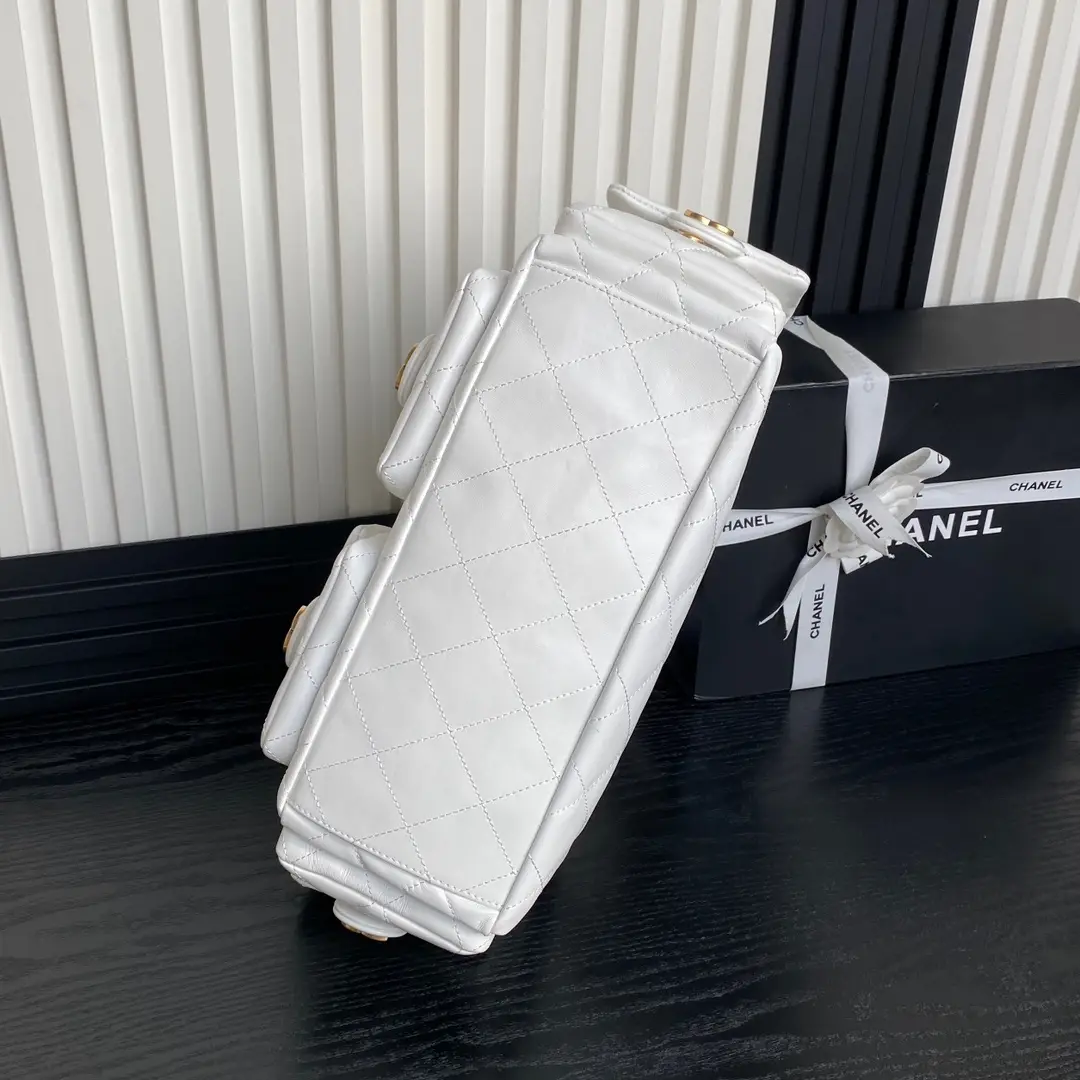 Chanel 25C Maxi Hobo Bag AS5302 White