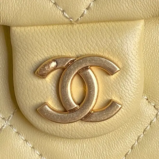 Chanel 25C Maxi Hobo Bag AS5302 Yellow