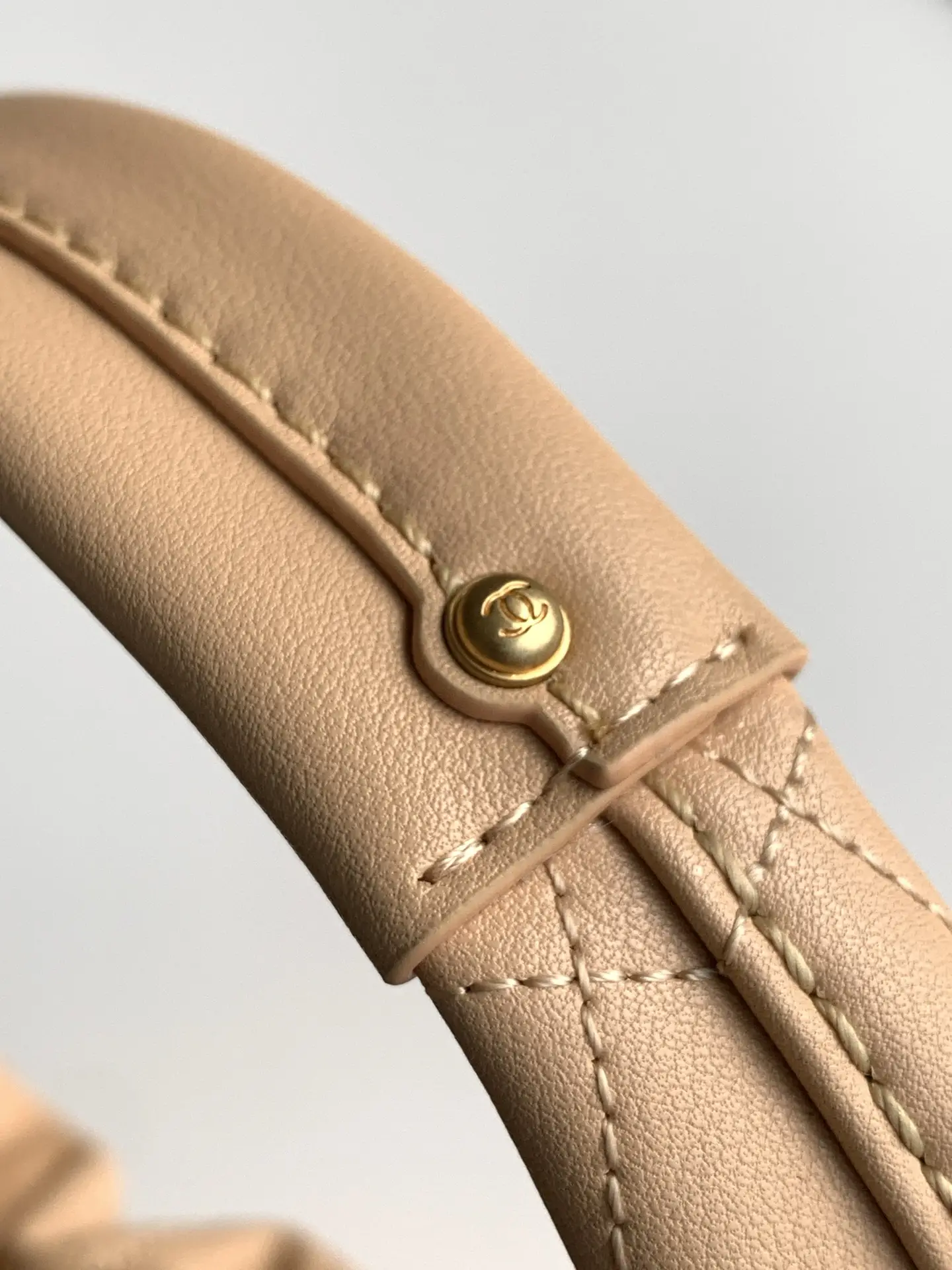 Chanel 26C Hobo Handbag AS5976 Coral