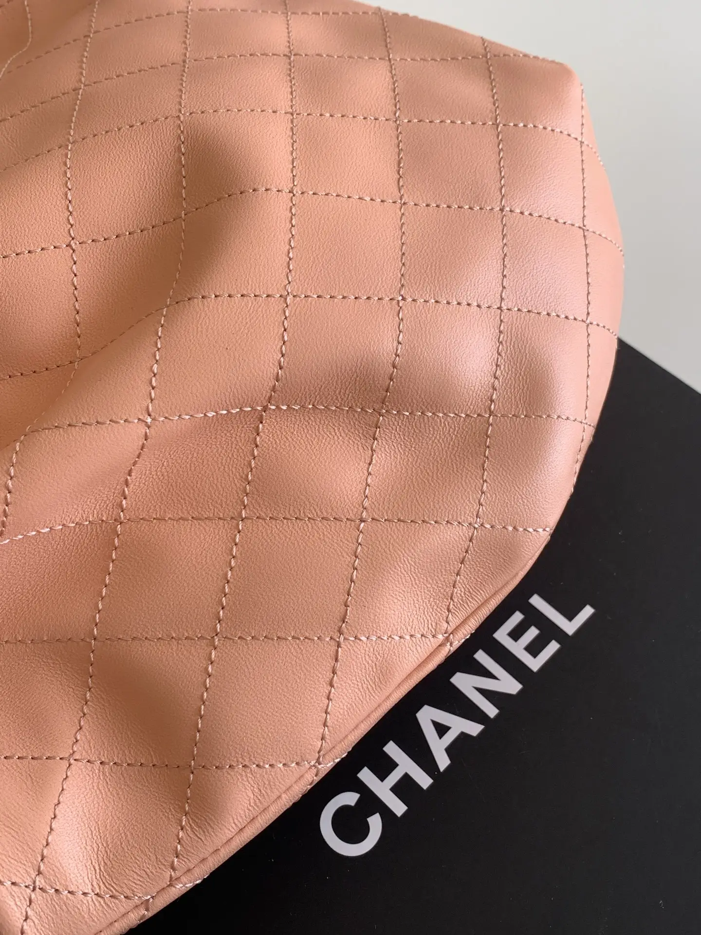 Chanel Tortoiseshell Handle Bag AS6010 Pink