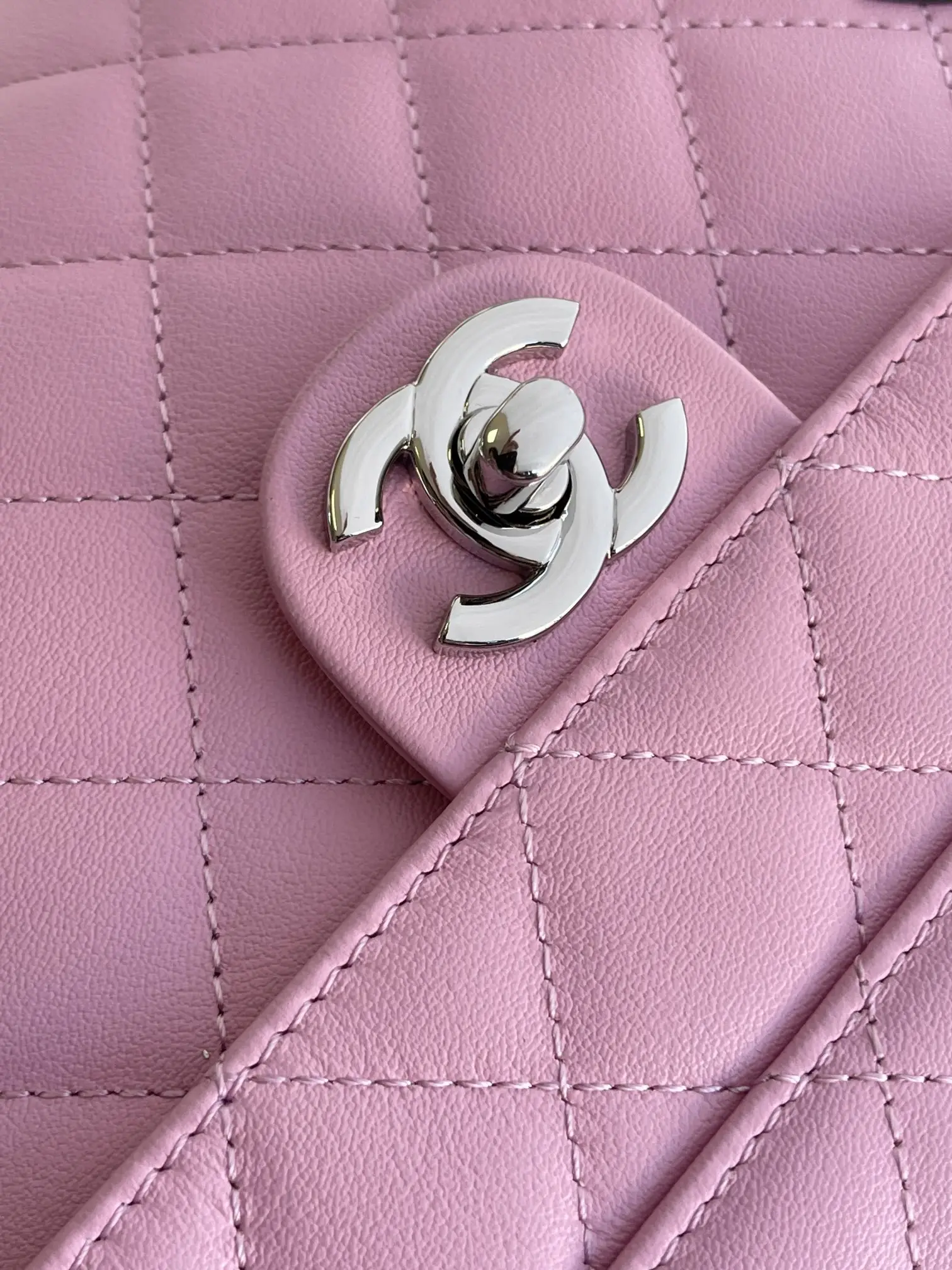 Chanel Vintage Camera Bag AS6326 Pink