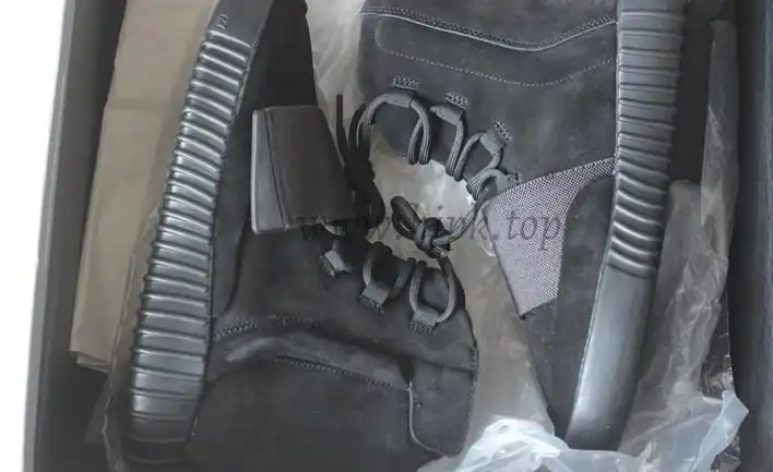 PK God Yeezy 750 Triple Black real suede and shape (real quality)