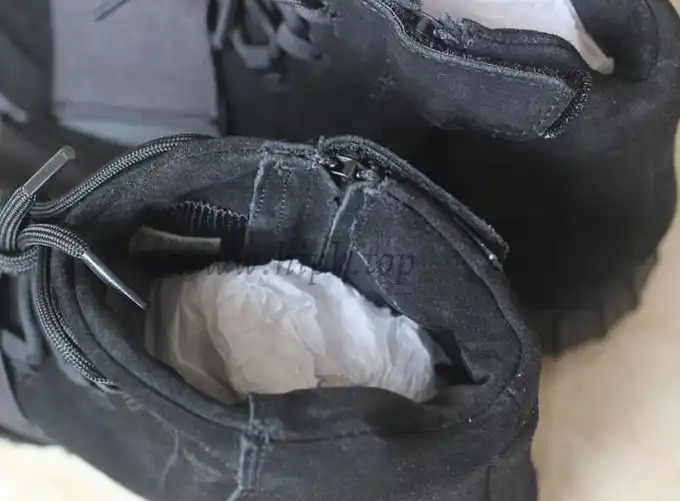 PK God Yeezy 750 Triple Black real suede and shape (real quality)