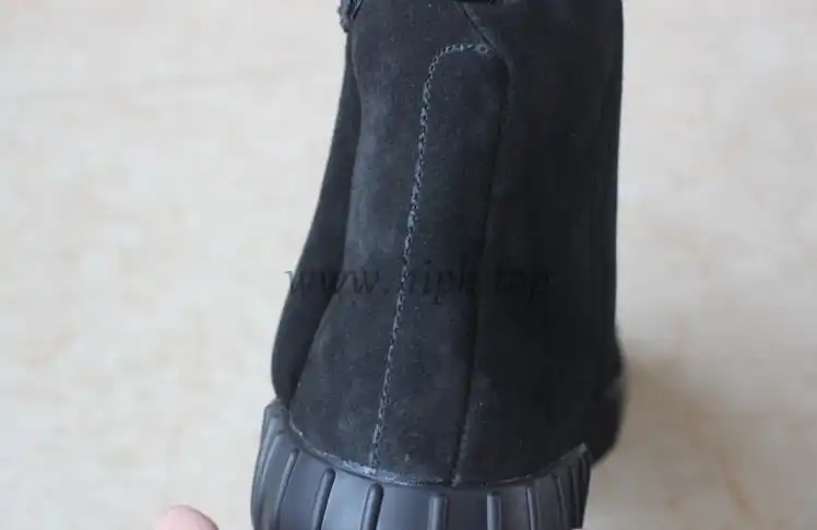 PK God Yeezy 750 Triple Black real suede and shape (real quality)