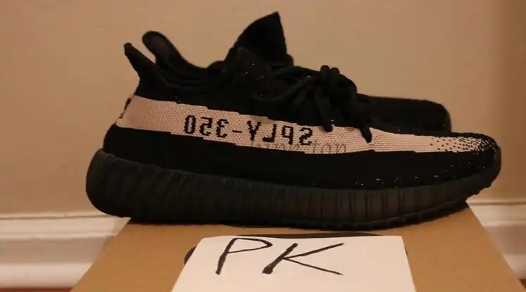 PK GOD YEEZY 350 V2 Oreo WITH REAL PREMEKNIT FROM HUAYIYI WHICH OFFER PRIMEKNIT TO ADIDAS DIRECTLY