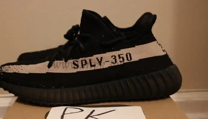 PK GOD YEEZY 350 V2 Oreo WITH REAL PREMEKNIT FROM HUAYIYI WHICH OFFER PRIMEKNIT TO ADIDAS DIRECTLY