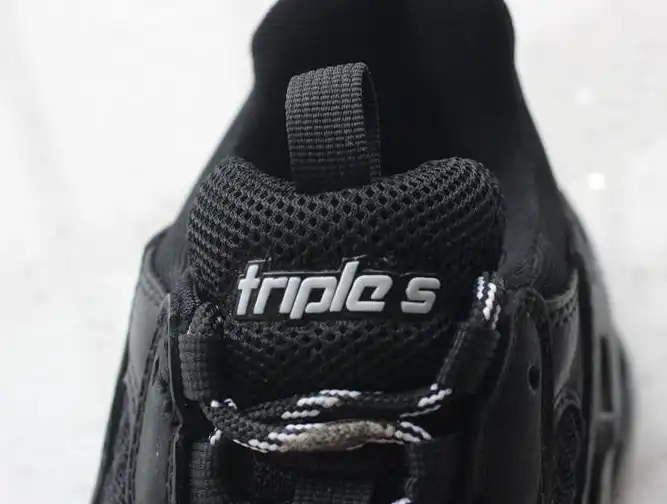 GOD Paris TRIPLE S TRAINER all black