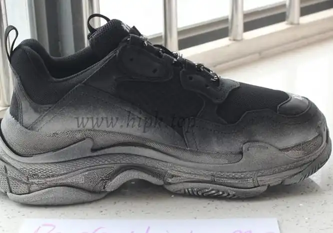 GOD Paris TRIPLE S TRAINER all black