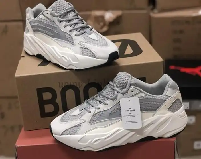 PK God YEEZY BOOST WAVE RUNNER 700 V2 STATIC FULL REFLECTIVE 3M Huayiyi retail version ready to ship