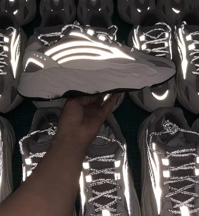 PK God YEEZY BOOST WAVE RUNNER 700 V2 STATIC FULL REFLECTIVE 3M Huayiyi retail version ready to ship